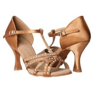 gynaikeia-papoytsia-latin-xoroy-stras-eptaponto