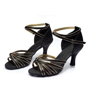 gynaikeia-papoytsia-latin-7-ponto-mayro-xryso