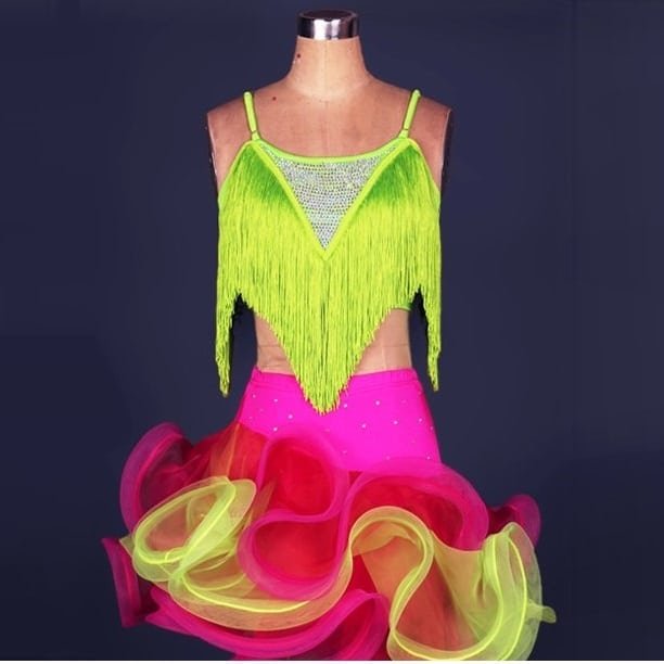 gynakeia-stoli-latin-prasini